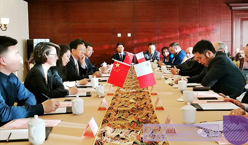 日韩人妻鲁交色情精品视频