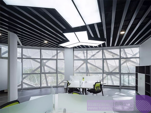 日韩人妻鲁交色情精品视频