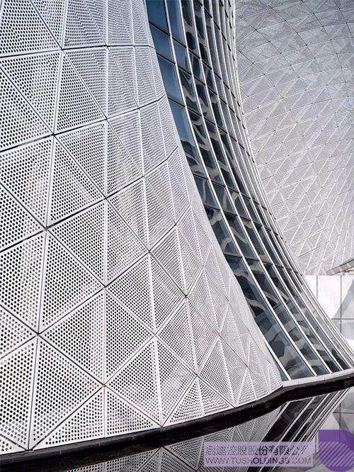 日韩人妻鲁交色情精品视频