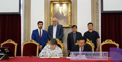 日韩人妻鲁交色情精品视频