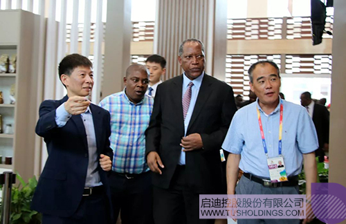 日韩人妻鲁交色情精品视频