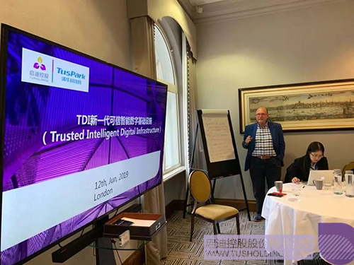 日韩人妻鲁交色情精品视频