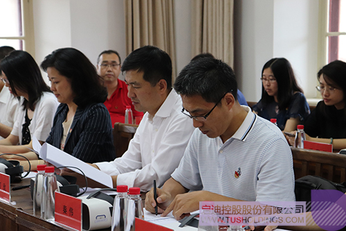 日韩人妻鲁交色情精品视频