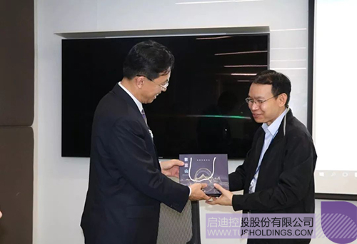 日韩人妻鲁交色情精品视频