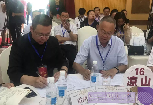 日韩人妻鲁交色情精品视频